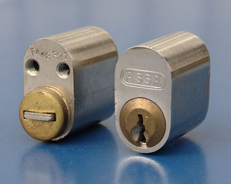 File:Assa 700 cylinders front and back.jpeg
