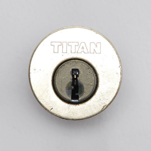 File:Kwikset Titan cylinder.jpg