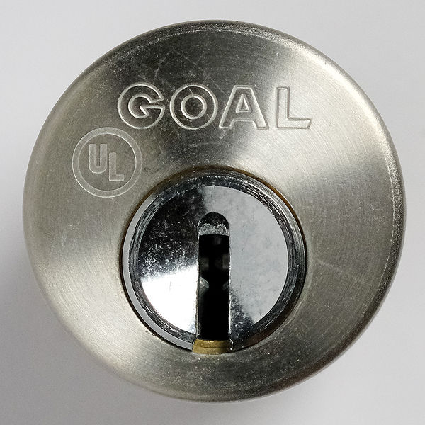 File:Goal V18 cylinder keyway - FXE47507.jpg