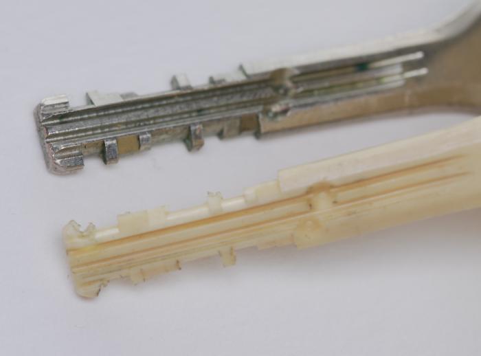 File:Impressioning Abloy Protec comp.jpg