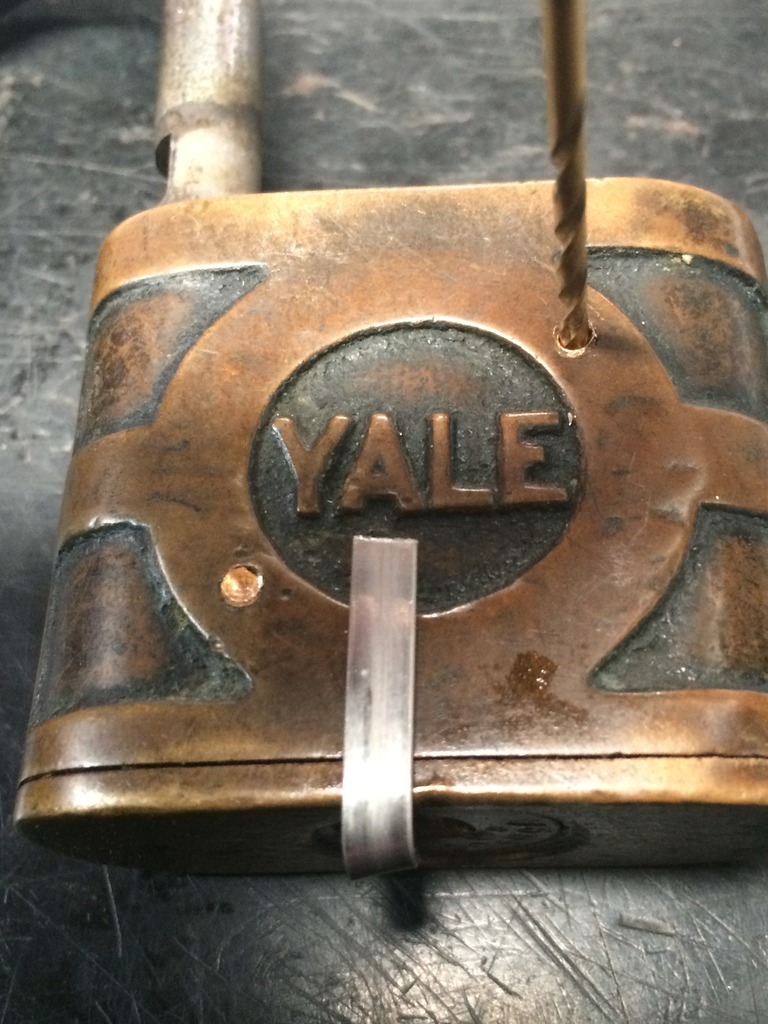 Yale 850 3.jpg