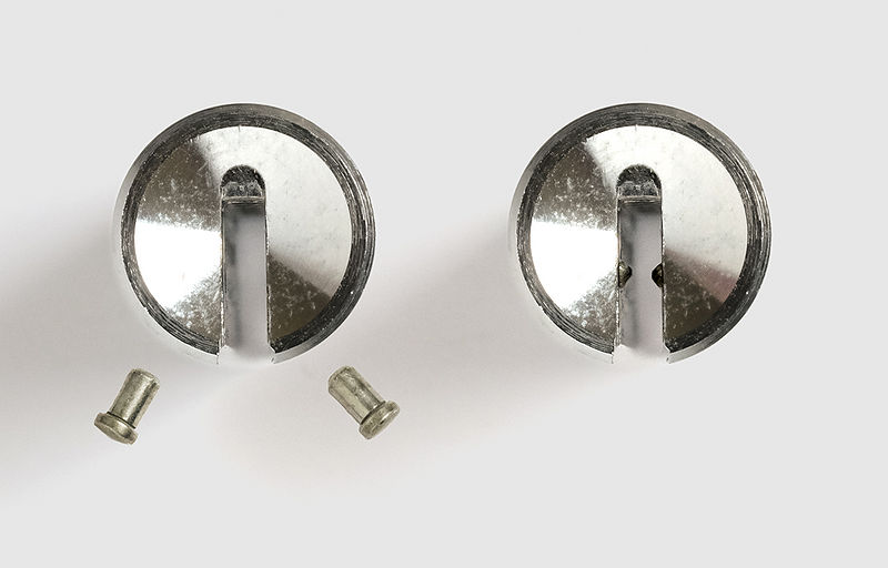 File:Goal V18 ward pins - FXE47665-Edit-Edit.jpg