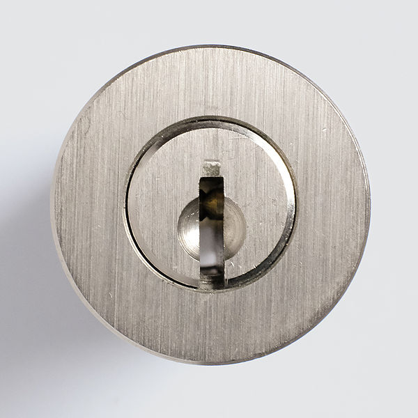File:Kaba 8 cam lock keyway - FXE47922.jpg