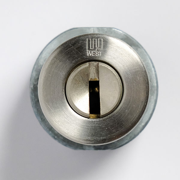 File:West 916 front view - FXE47527.jpg