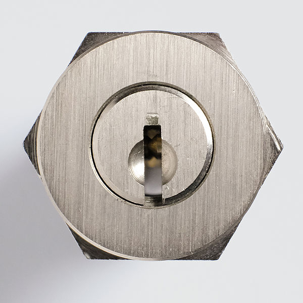 File:Kaba 8 cam lock keyway 2 - FXE47926.jpg