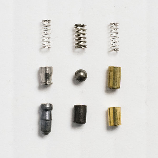 File:Goal V18 pin stack variations - FXE47726.jpg