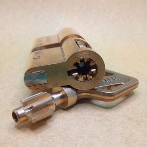 Pollux 7 cutaway 01-Qikom.jpg