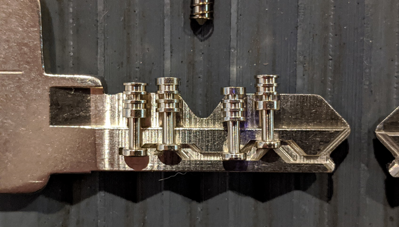 File:Assa Desmo gutted right sliders on key-LegOfSam.png