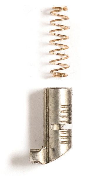 File:IKON WSW side pin - FXE47984-Edit.jpg