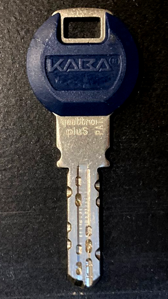 File:KABA Quattro plus cam lock key-GWiens2001.png