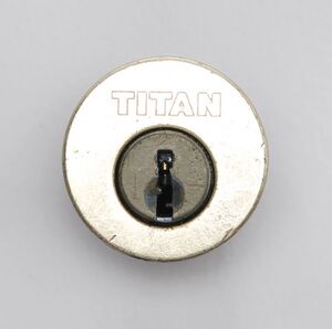 'Kwikset Titan'