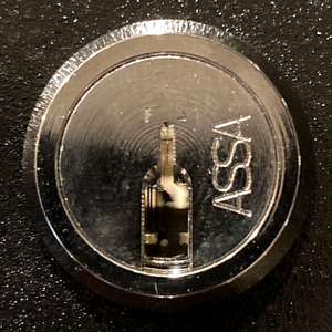 ASSA Desmo cam lock keyway-Gwiens2001.png