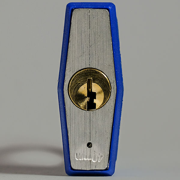File:Master Lock 142 keyway gallery - FXE48040.jpg