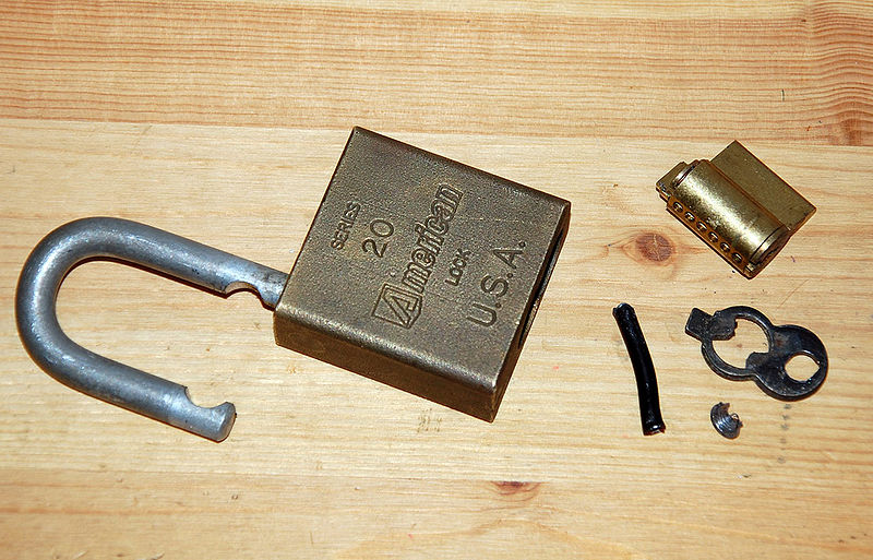 File:American lock Series 20 drilled.jpg