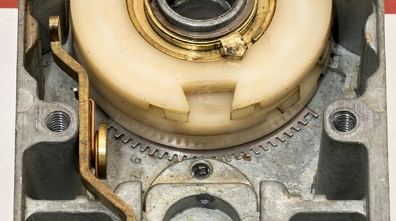 File:S&G 8430 Group 1R False feeling around gates.jpg