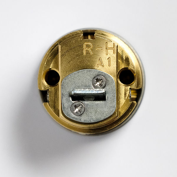 File:Goal V18 cylinder back - FXE47514.jpg