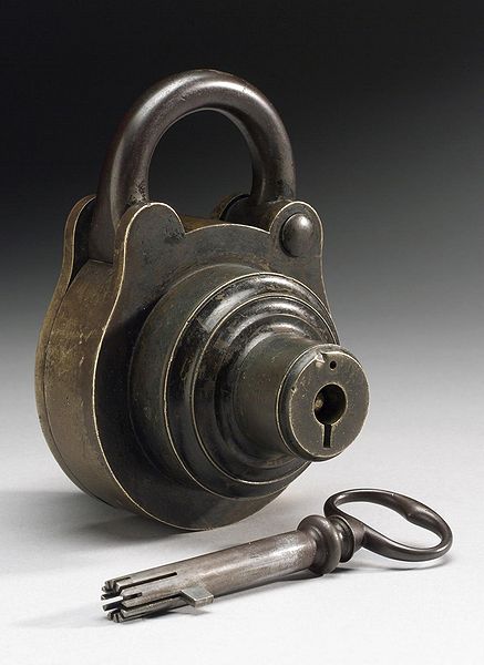 File:Object 1972 0292 Bramah lock key.jpg