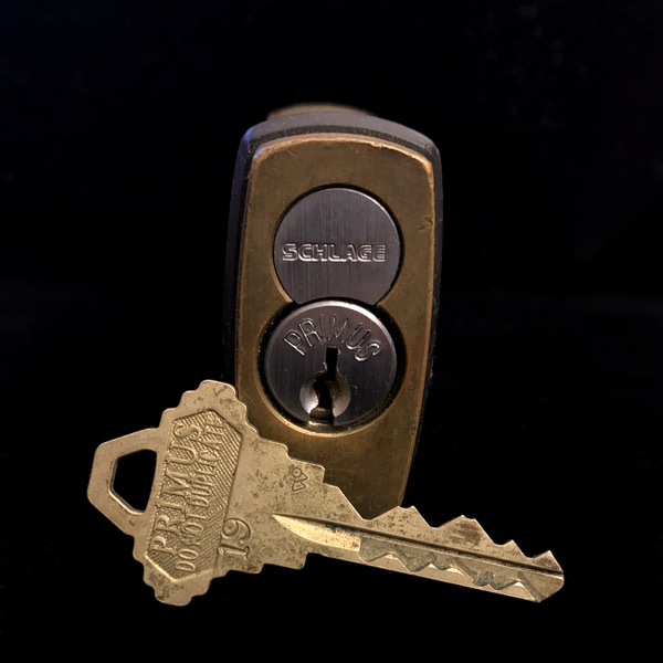 File:Schlage Primus padlock key-SiskoSpaceman.png
