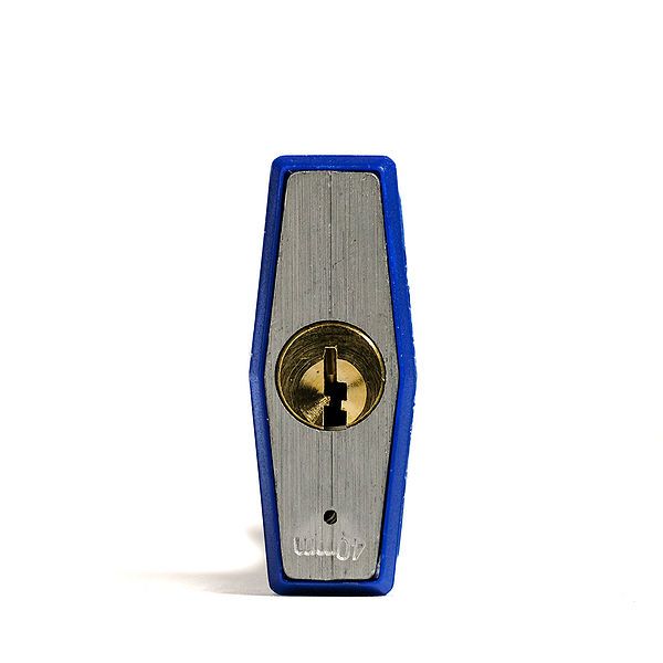 File:Master Lock 142 keyway - FXE48040.jpg