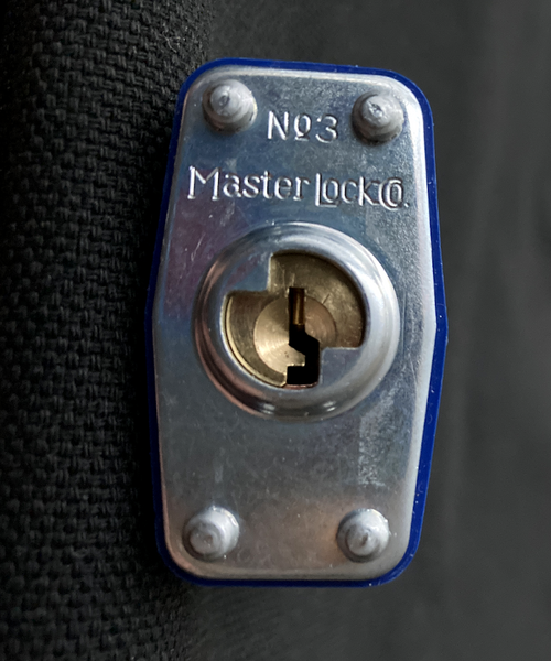 File:Master Lock 3 keyway logo.png