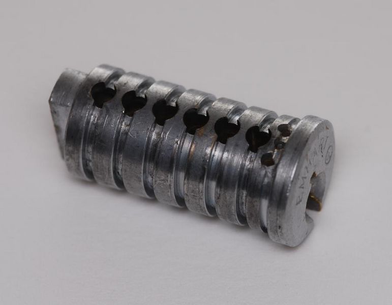 File:Corbin Emhart plug solo.jpg