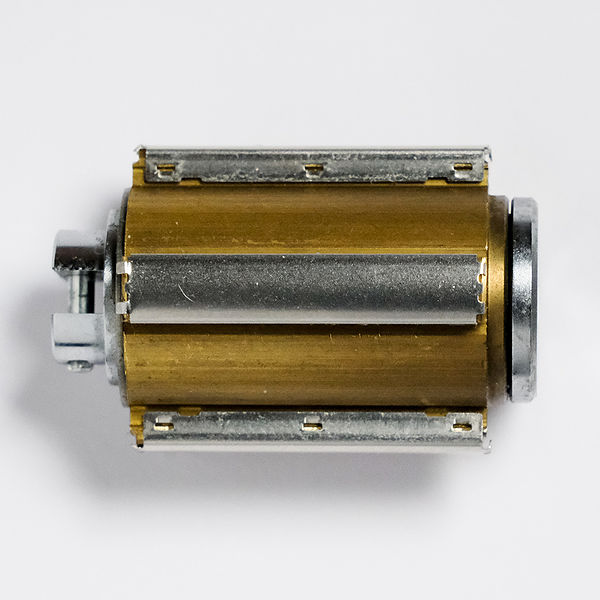 File:Goal V18 small cylinder - FXE47493.jpg