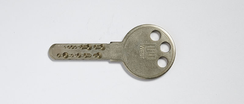 File:West 917 key - larger- FXE47524.jpg