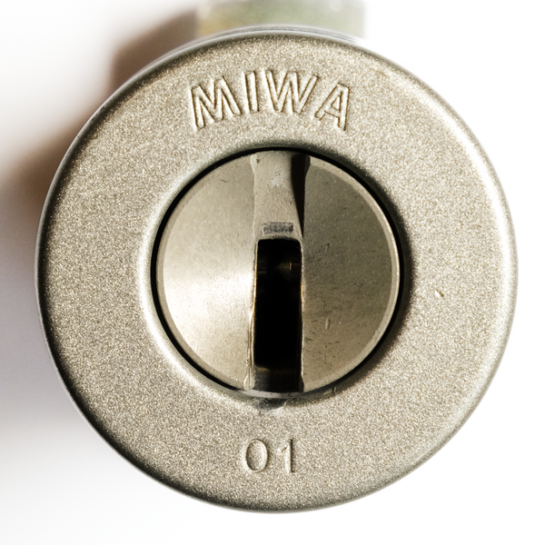 File:MIWA JN front keyway - FXE48203.png