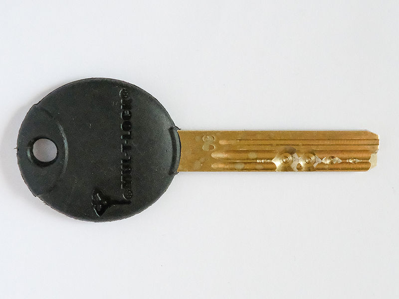 File:MTL Junior key - FXE44821.jpg