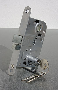 A Euo Profile cylinder mounted on a low-security indoor lock box.